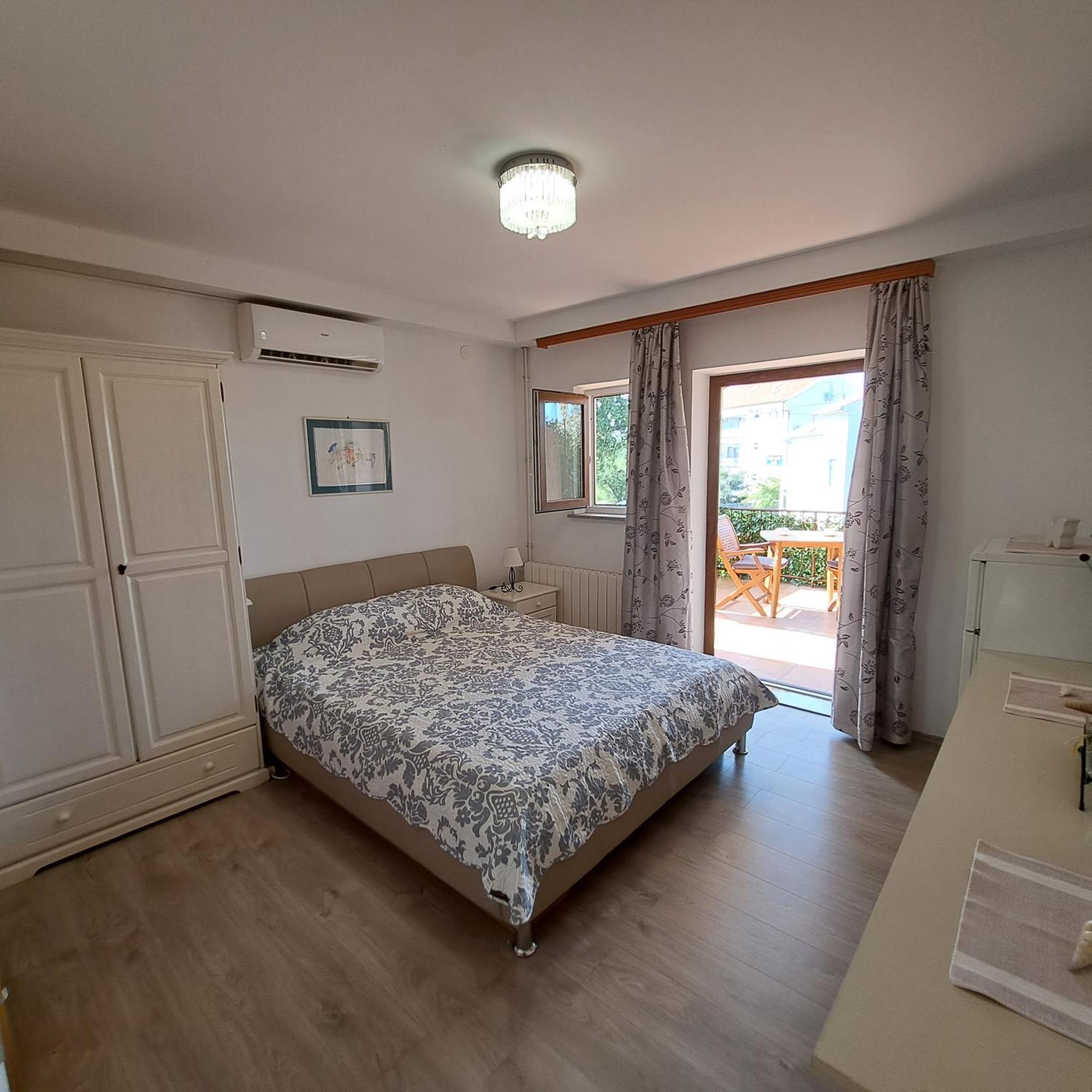 Apartment Jelka Malinska Exterior foto