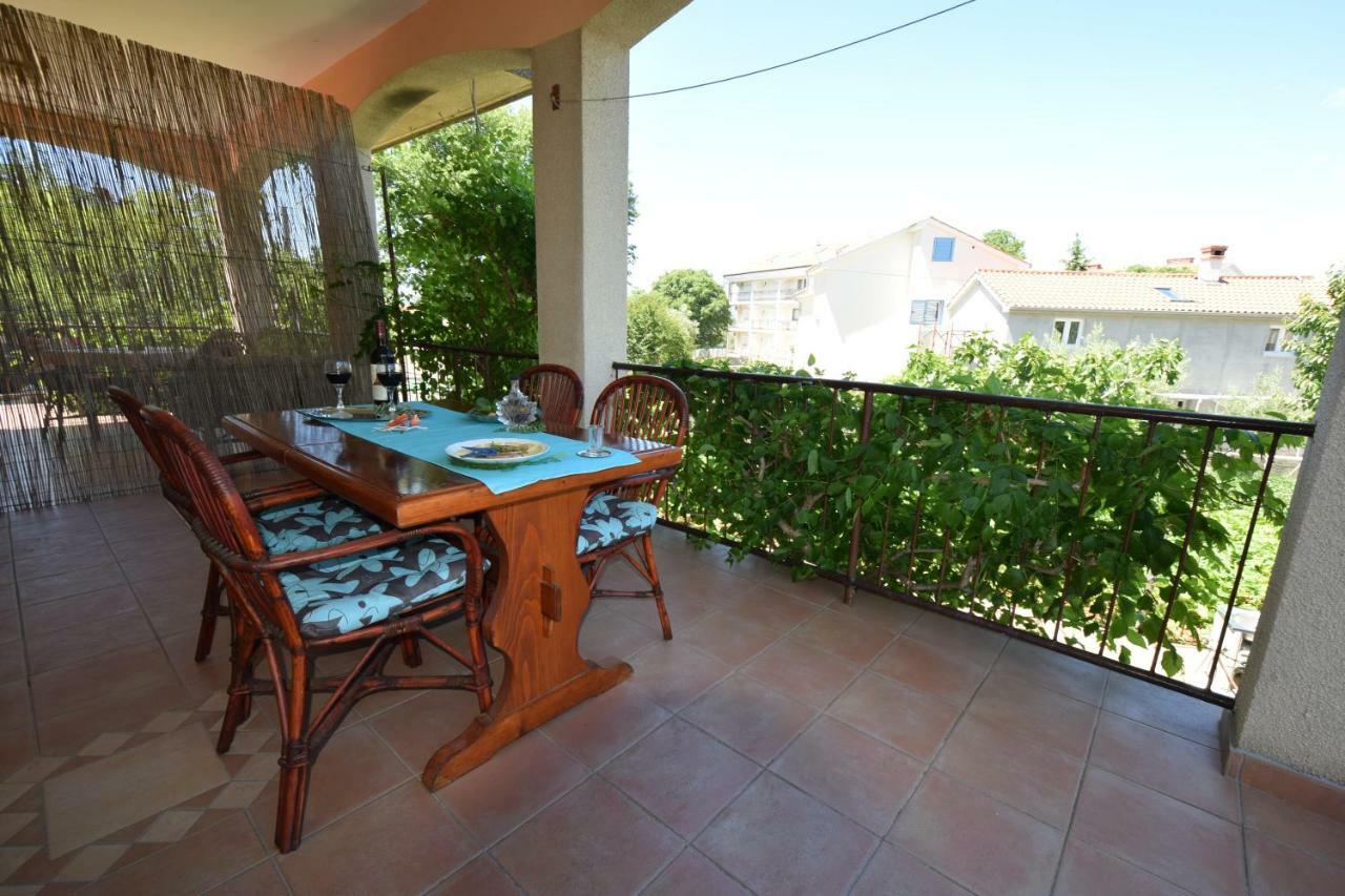 Apartment Jelka Malinska Exterior foto